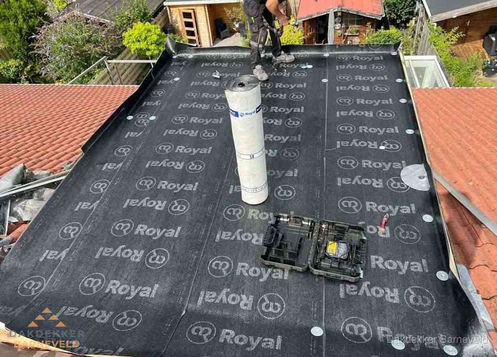 Dakrenovatie met Royal onderdak op plat dak in Barneveld